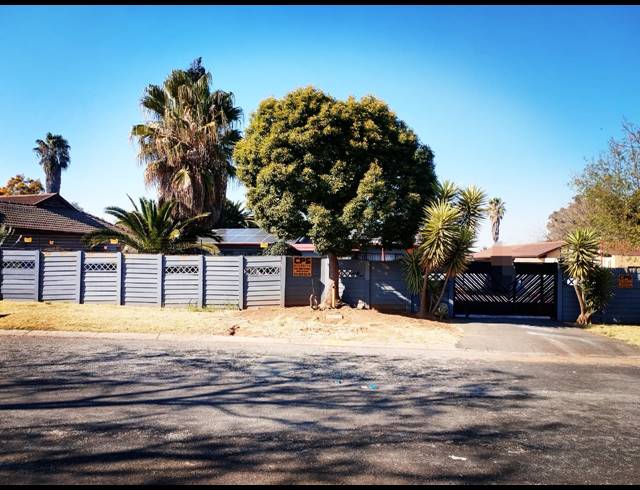 3 BEDROOM HOUSE FOR SALE IN BRACKENDOWNS